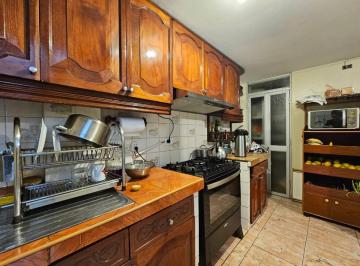 Inversión Segura en Comas: Casa con Renta Activa, Perfecta Para Familias Grandes
