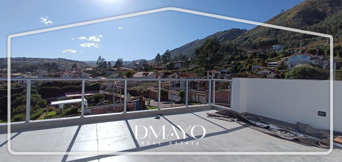 Casa en Venta en Santa María con Gran Terraza y Estacionamiento Para Cuatro Autos