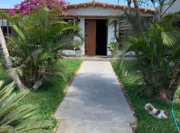 Venta, Chincha, Hermosa Casa/ Campo, C/piscina, $850, 000 por Viaje! Oportunidad