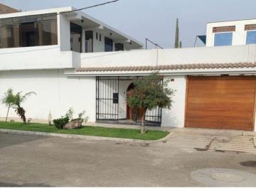 Se Vende Linda y Amplia Casa en Huaral