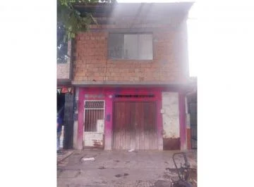 Casa de 2 Pisos en Venta en El Centro de Iquitos | 255 m² | Negocio Puerta a Calle | Excelente Ubica