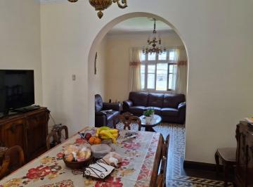 Vendo Dúplex Tipo Casa 2do y 3er Piso Jesús María. Acceso Independiente a Calle, Vista Externa.