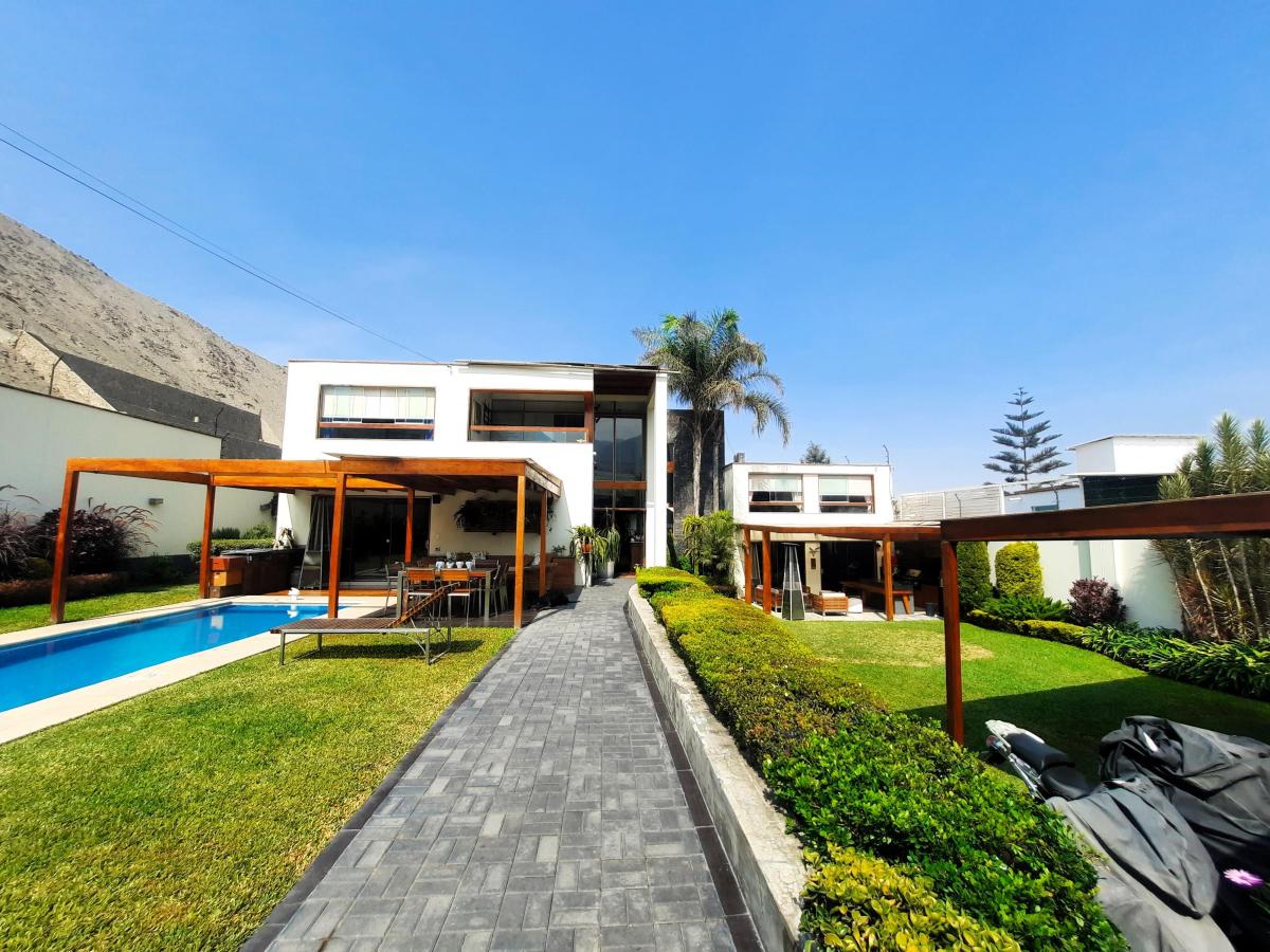 Casa en Venta en La Planicie, La Molina.