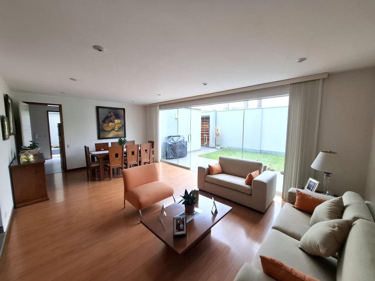 Casa en Venta en Condominio en La Molina