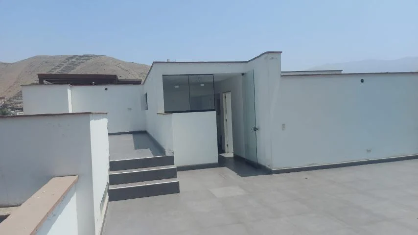 Vendo Linda Casa Condominio en Calle La Escarpada N 1, Casa E, Urb. La Planicie, La Molina