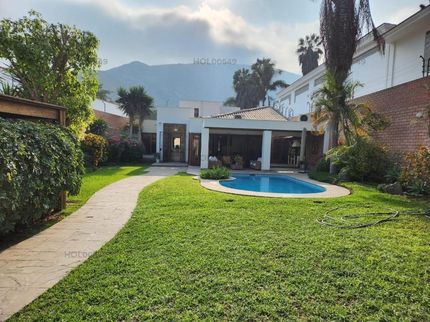 Vendo Casa en Calle Las Lagunas N 2, Urb. La Planicie, La Molina.