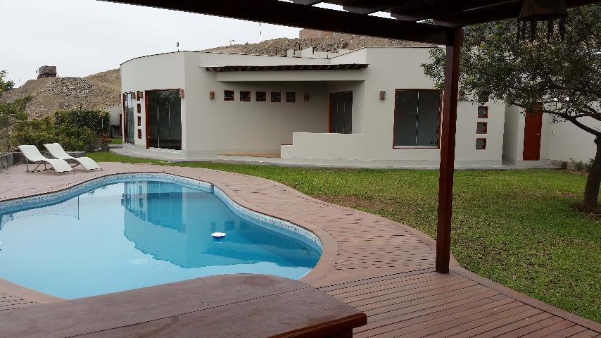 Vendo Linda Casa Flat en Calle Monte Blanco N 3, Urb. Rinconada Alta, La Molina.