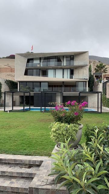 Vendo Linda Casa Flat en Calle Monte Bello N 5, Urb. Rinconada Alta, La Molina.