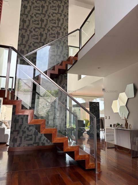 Vendo Linda Casa en Calle Bel Air Mz B, Lt Xx, Urb. Rinconada Alta, La Molina.