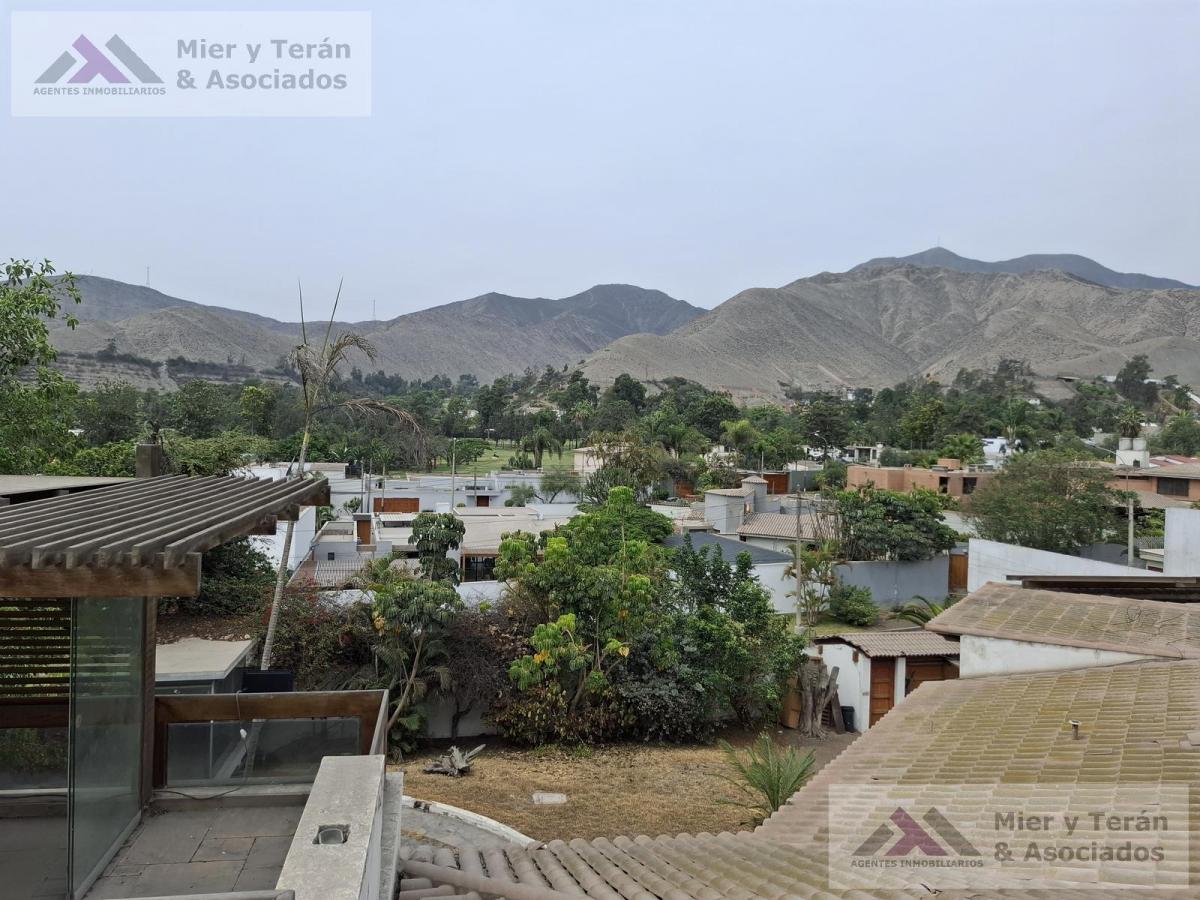 Venta Casa Como Terreno o por Remodelar en La Planicie (609 - 1003 - 1 Lucy)