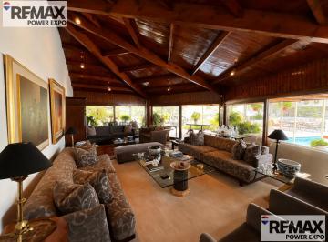 Venta de Exclusiva Casa en La Planicie - La Molina