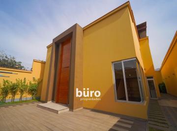 Bella y Moderna Casa en Venta 4 Dorm en La Molina
