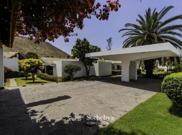 Espléndida Casa en Venta en La Exclusiva Urbanización Rinconada del Lago