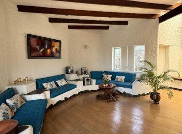Casa de 1, 000 m² en La Molina, Ideal Para Quienes Buscan Amplitud, Seguridad y Confort.