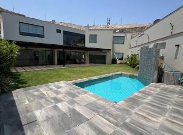 En Venta Moderna Residencia de Lujo con Piscina y Terraza en La Molina - Lima