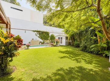 Linda y Moderna Casa de At. 560 m² en Condominio en Venta - La Planicie (Primera Etapa)