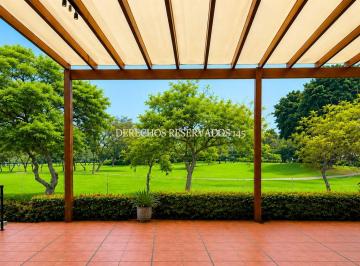 Espectacular Casa en Venta de At. 2500 m² con Una Vista Privilegiada Al Golf de La Planicie