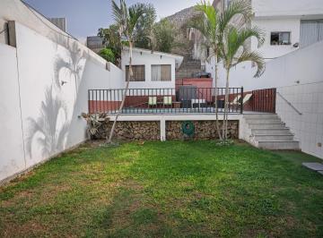 Casa | Piscina, Cancha de Frontón y Bungalow de Visitas en La Molina — $499, 000