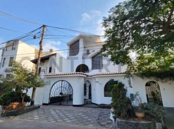 Casa Frente a Parque Urb La Enseñada - La Molina