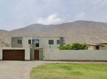 Casa Independiente - 500 m² - 5 Dorms - Amplio Jardín - 1 Era Etapa
