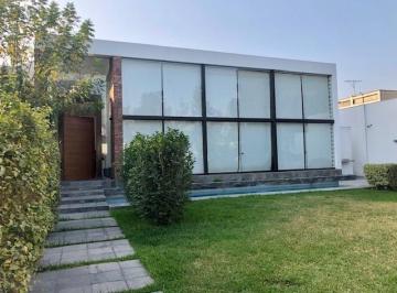 Venta / Casa Puerta a Calle/ 4 Dormitorios/ Piscina y Jardin / Las Lagunas de La Molina