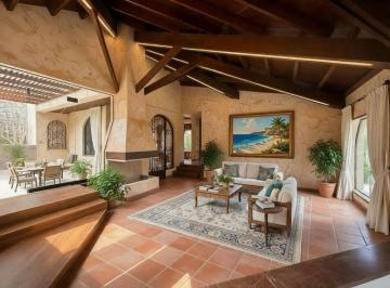 Se Vende Hermosa Casa en La Molina con Cerro