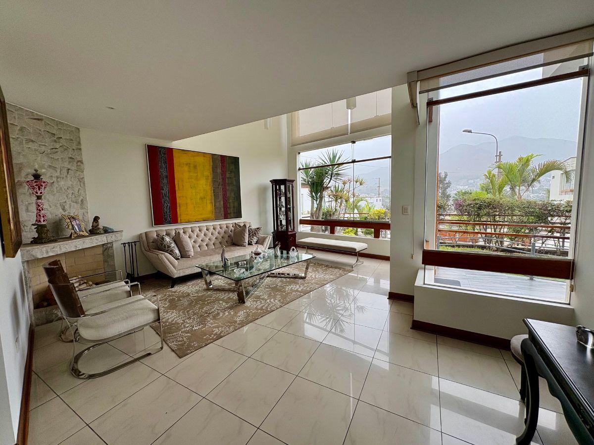 Preciosa Casa con Jardín Piscina y 4 Dormitorios