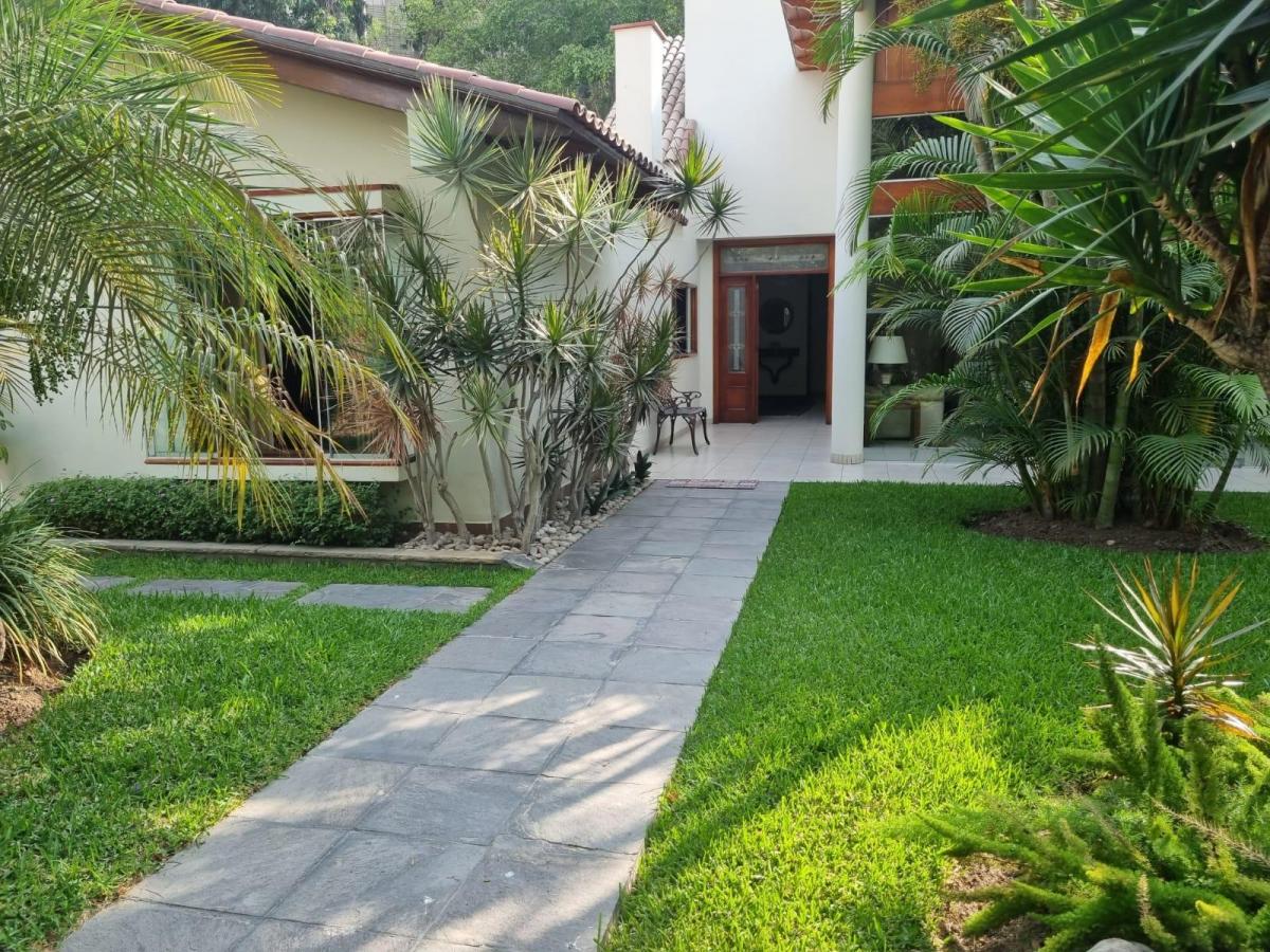 Linda Casa 1400 m² - Piscina, Jardines - Los Alamos - La Molina