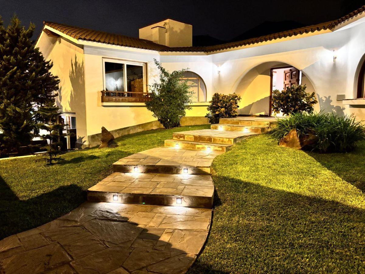 Vendo Casa 1080 m² en Urb. La Pradera - La Molina