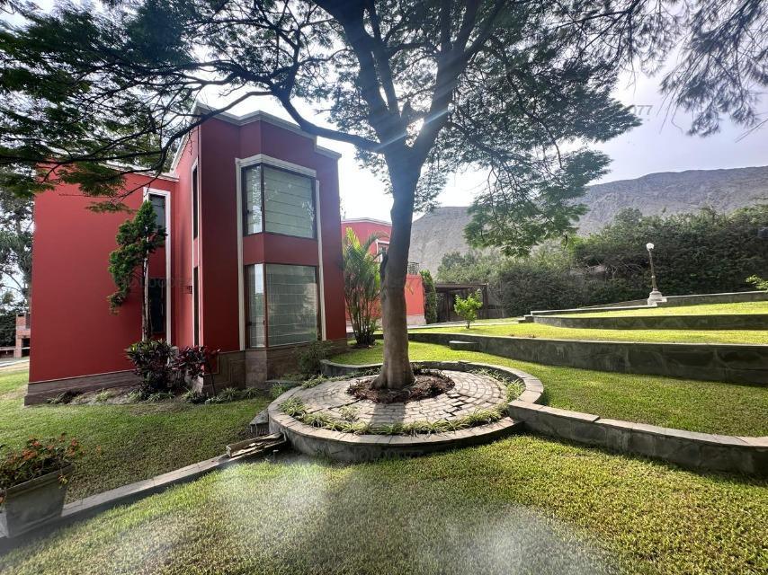 Venta de Espectacular Casa en La Planicie Primera Etapa, La Molina