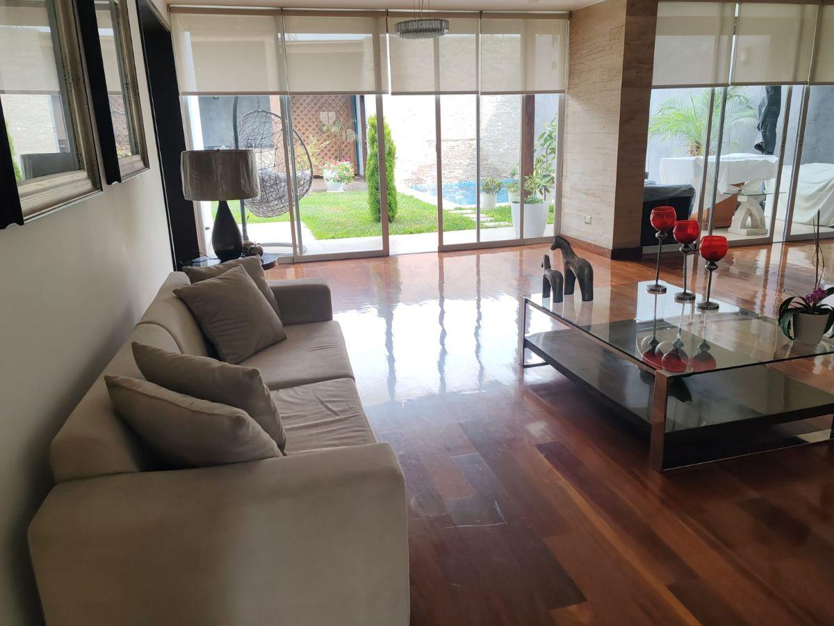Vendo Casa en Zona Exclusiva de La Molina con Piscina