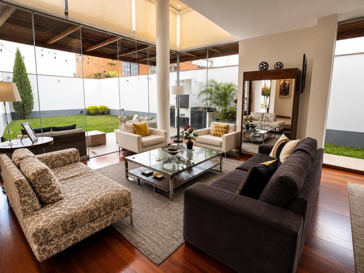 Vendo Casa Moderna de 300 m² en Zona Exclusiva de Sol de La Molina