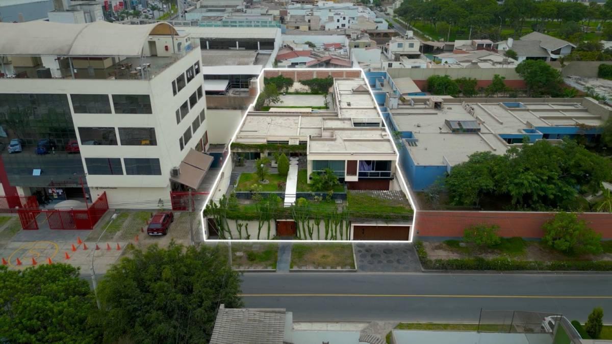 Venta de Casa Como Terreno - 1, 168 m² - Residencial Monterrico, La Molina