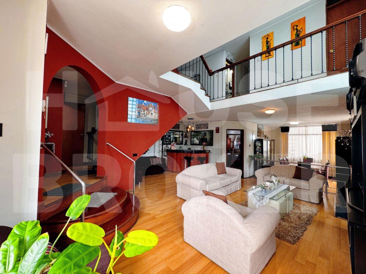 Casa + Departamento Independiente