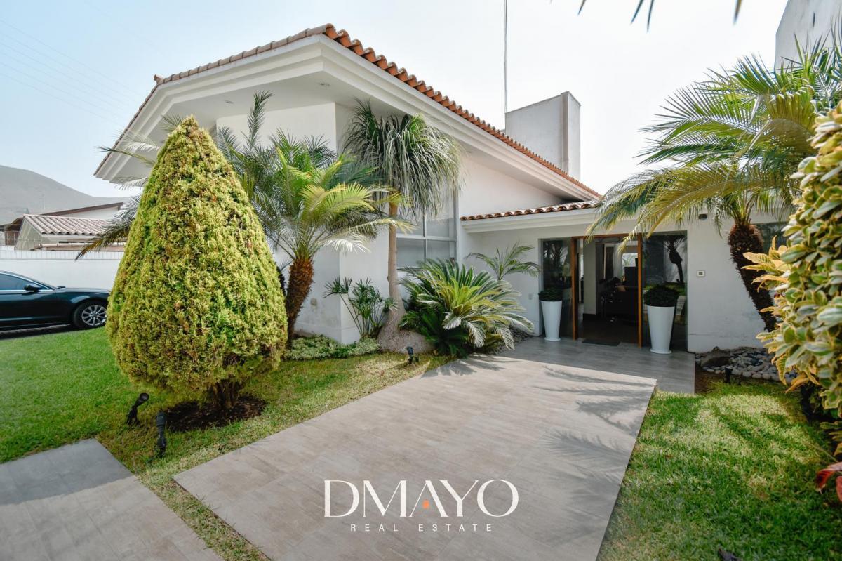 Vendo Lujosa Casa de 564 m² en Zona Privada de La Molina 6 Dorm - 4 Cocheras - Piscina