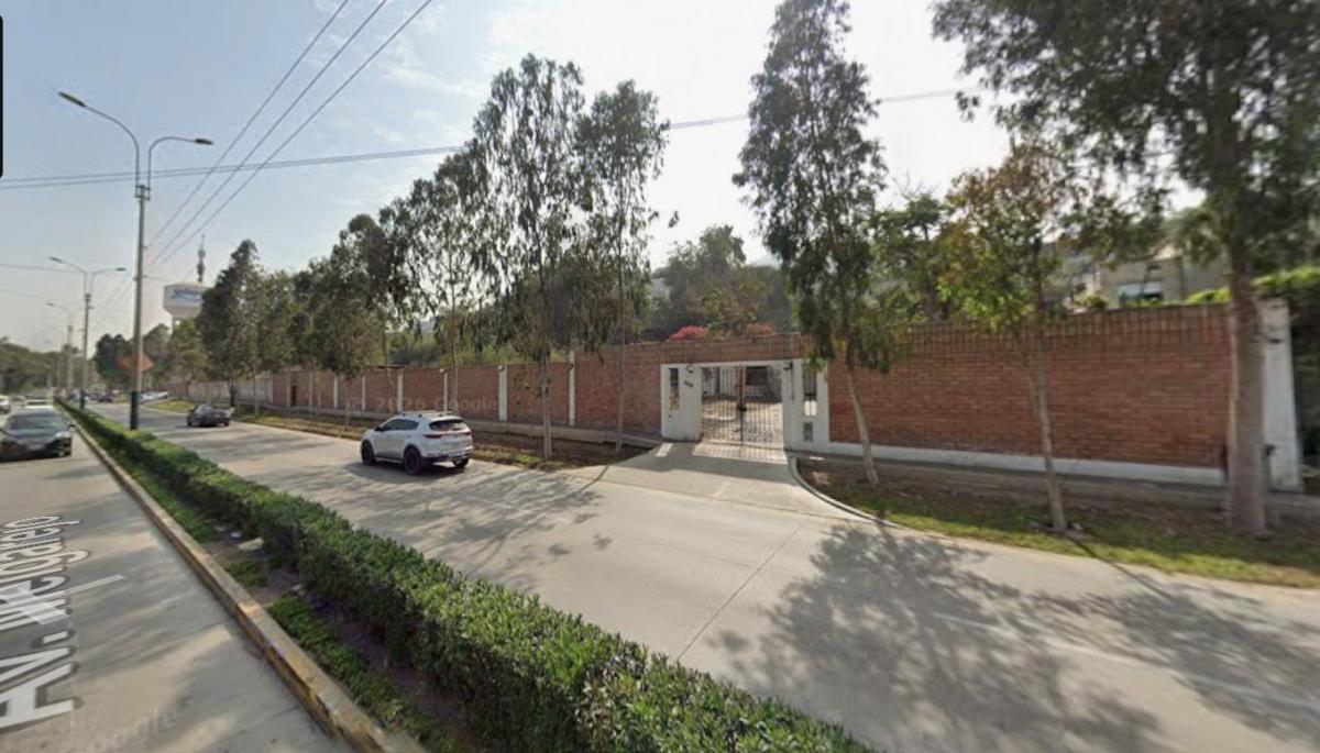 Venta Casa Como Terreno de 2500 m², 58.3 m de Frente con Param Para 5 Pisos