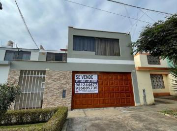 Vendo Linda Casa de Dos Pisos en La Perla de 168 m²