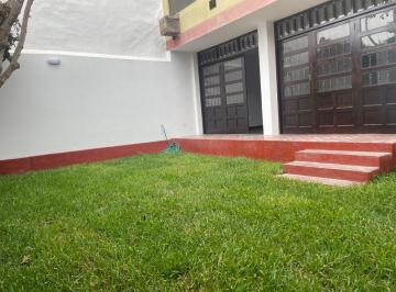 Dpto 1er Piso Tipo Casa, Frente a Parque, 183 m.