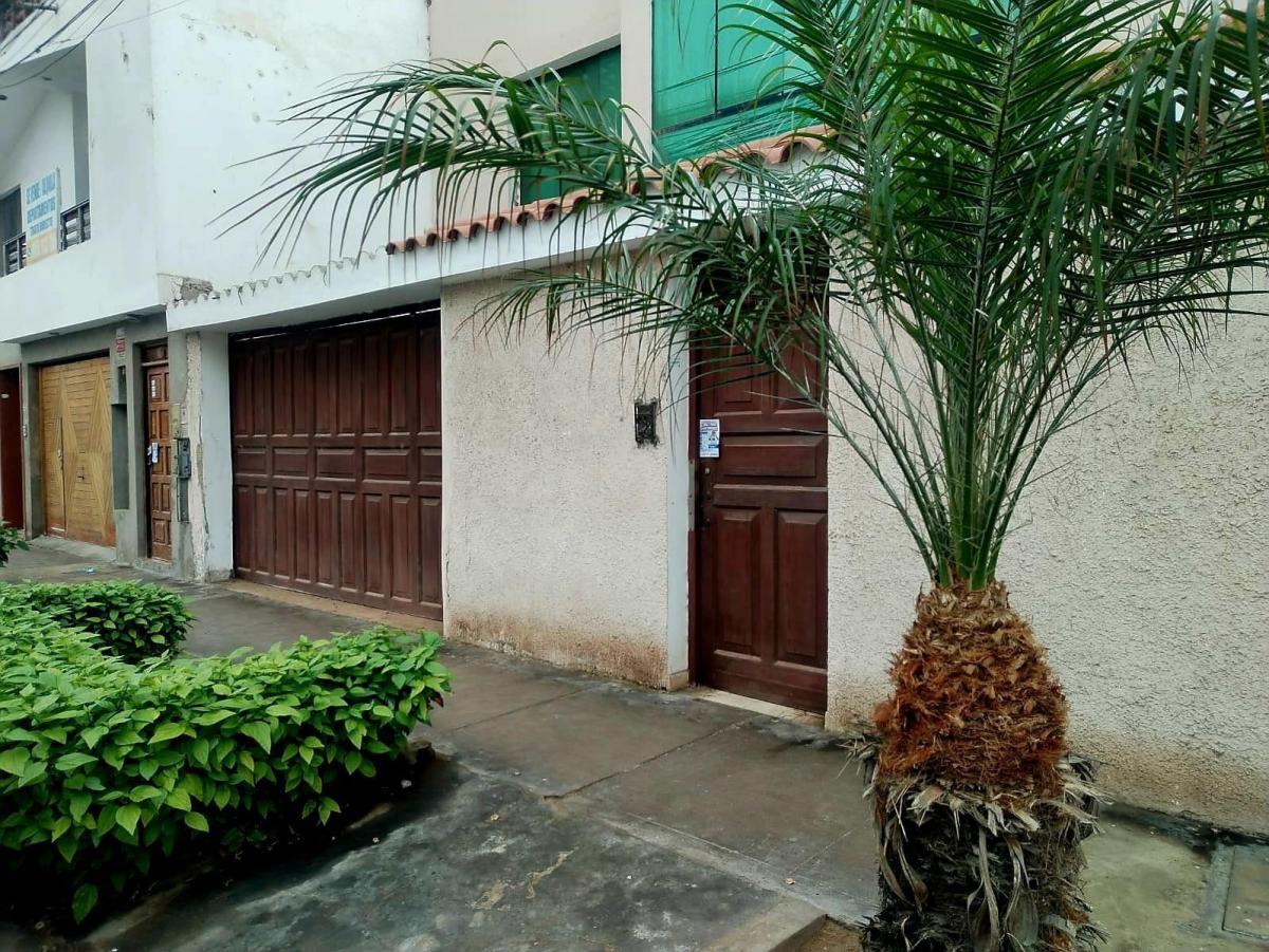 Venta Casa de 300 m² con Amplio Jardín en La Perla!