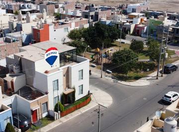 Casa en Esquina Frente a Parque - Condominio Villa Club (La Tinguiña, Ica)