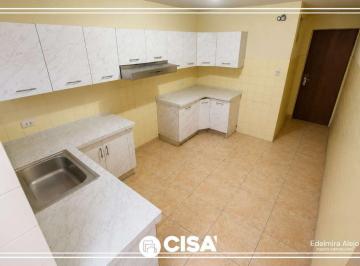Casa Rentable en Santa Catalina | 3 Unidades Independientes + Cochera | Zona Privada y Segura