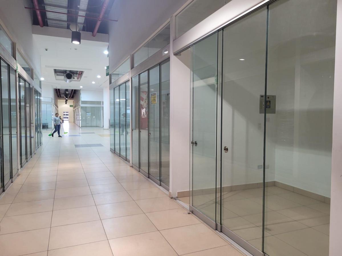 Venta de Local en Centro Comercial Gama Moda Plaza