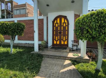 Venta Amplia Casa en Laredo