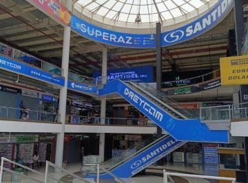Vendo Tienda en Primer Piso en Centro Comercial Malvinas Plaza - Av Argentina 608