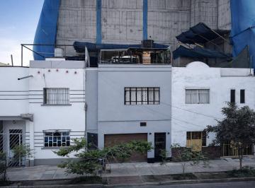 Vendo Casa Cerca Brisas del Titicaca y Plaza Bolognesi, Cercado de Lima