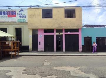 Venta de Casa Como Terreno – Zona Comercial de Barrios Altos