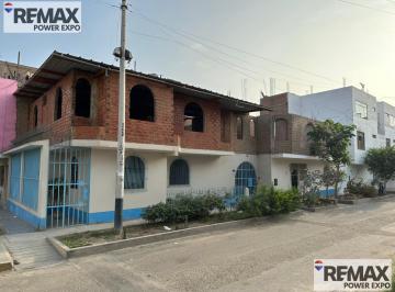 Venta de Linda Casa en Esquina 76 m² - El Pinar Comas
