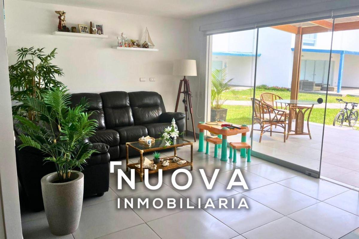 Hermosa Casa de Playa Asia en Condominio