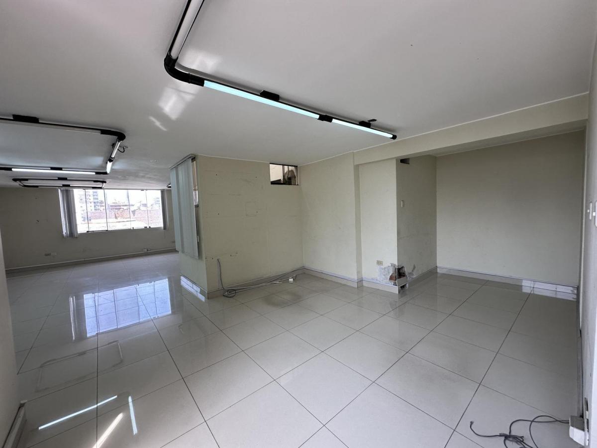 Vendo Edificio de Oficinas en Calle Soledad 3, Piso 1, Lince