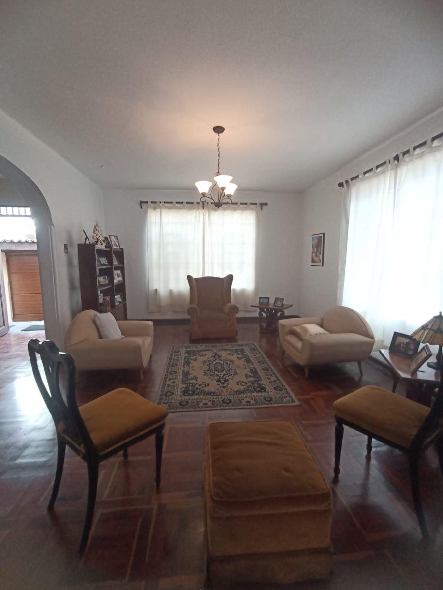 Venta de Casa de 3 Pisos de 174 m² en Lince